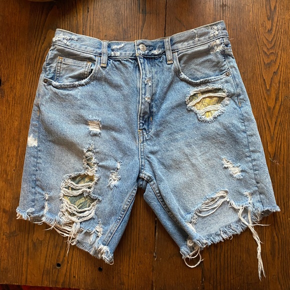Free People Raleigh Destroyed denim Shorts size 27 - Picture 2 of 5